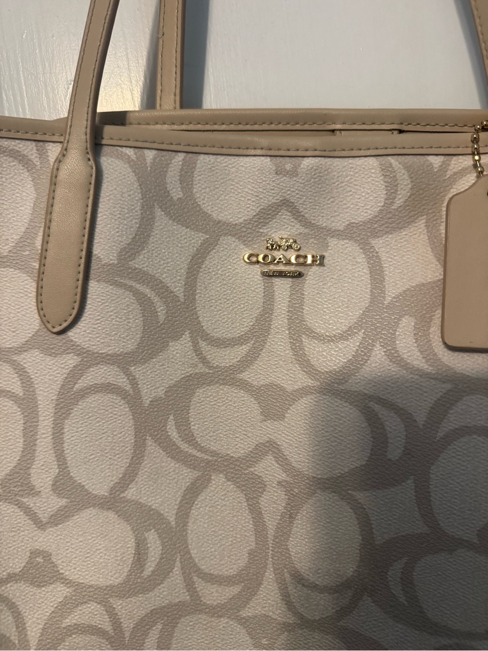 Gorgeous Elegant Statement Bag - Coach City Tote Signature Canvas Chalk Cream - Picture 8 of 14